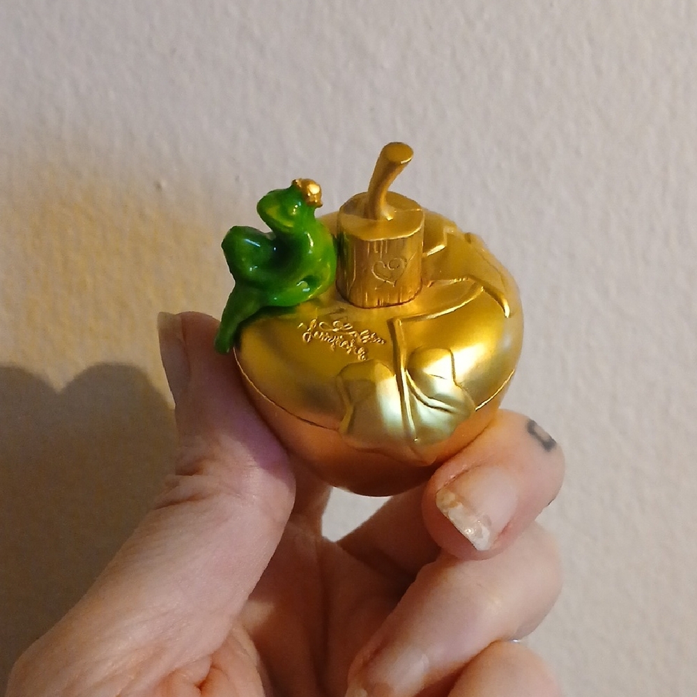 RARE Lolita Lempicka Solid Perfume Compact Frog Prince Golden Apple
